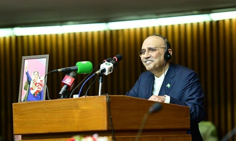 زرداری نے گورنمنٹ کی ‘یکطرفہ پالیسیاں’ پر طنز کیا ، بڑھتی ہوئی صوبائی بدامنی کا انتباہ کیا