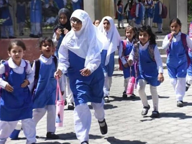 سات طلباء ہیٹ ویو کی وجہ سے بیہوش ہیں جو سوات کے مٹہ تحصیل میں بجلی کی بندش کے ساتھ ہیں